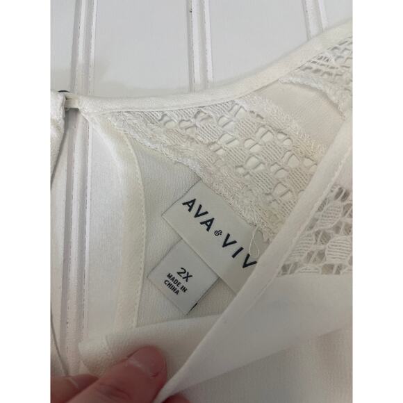 NWT Ava & Viv White Blouse Lace Detail Top - Size Women's 2X 2XL - Picture 3 of 8